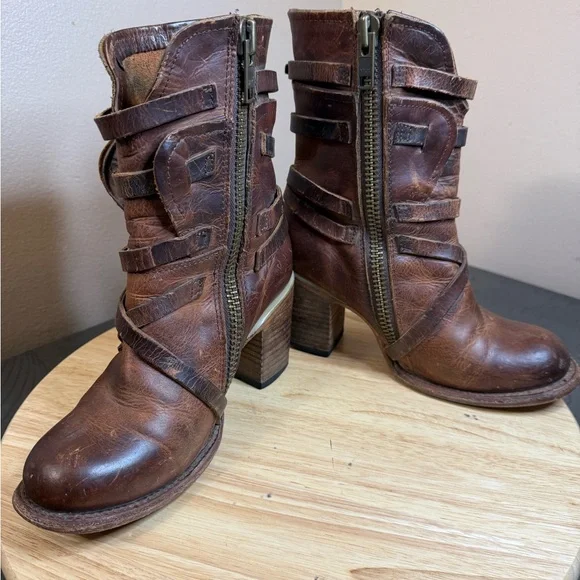 FREEBIRD Women’s Baker Buckle Strap Boots - Picture 5 of 13